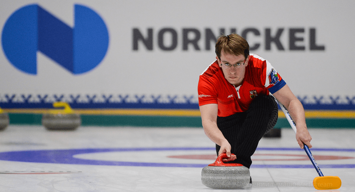 Support for the development of curling